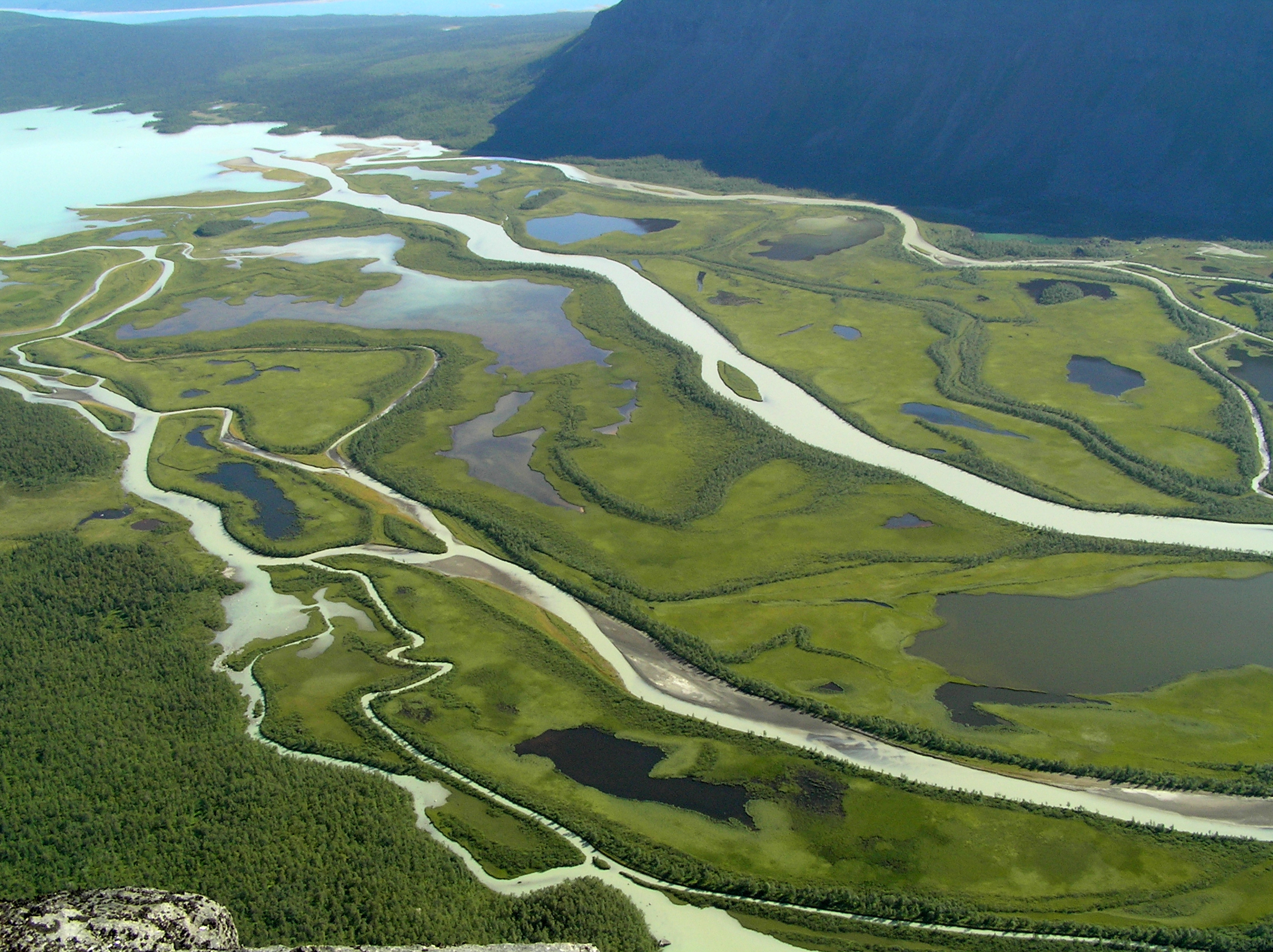 Laidaure delta seen from above up on the summit of Skierffe