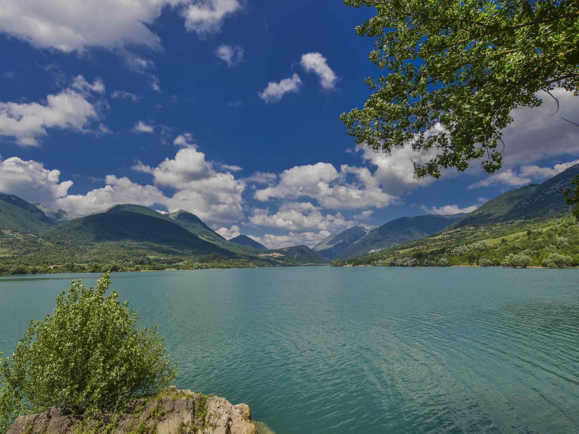 By the shores of Lake Barrea