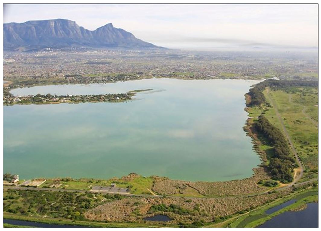 Zeekoevlei (looking northwards across the vlei from Strandfontein Birding Area towards Devil’s Peak)