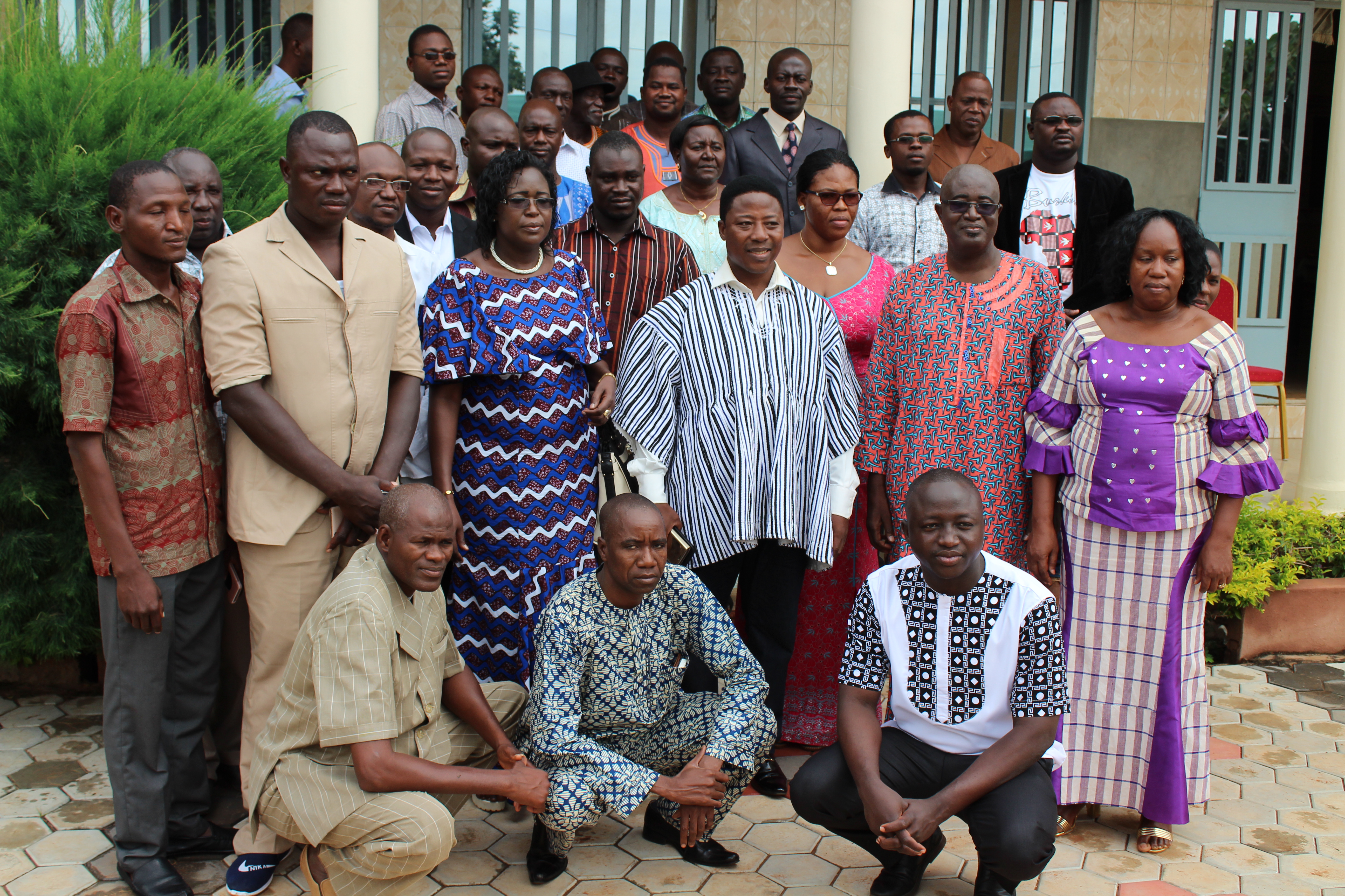 Photo 15: Photo de famille des participants à l'atelier de restitution et d'appropriation du processus par les acteurs du niveau régional à Dédougou le 21 septembre 2017