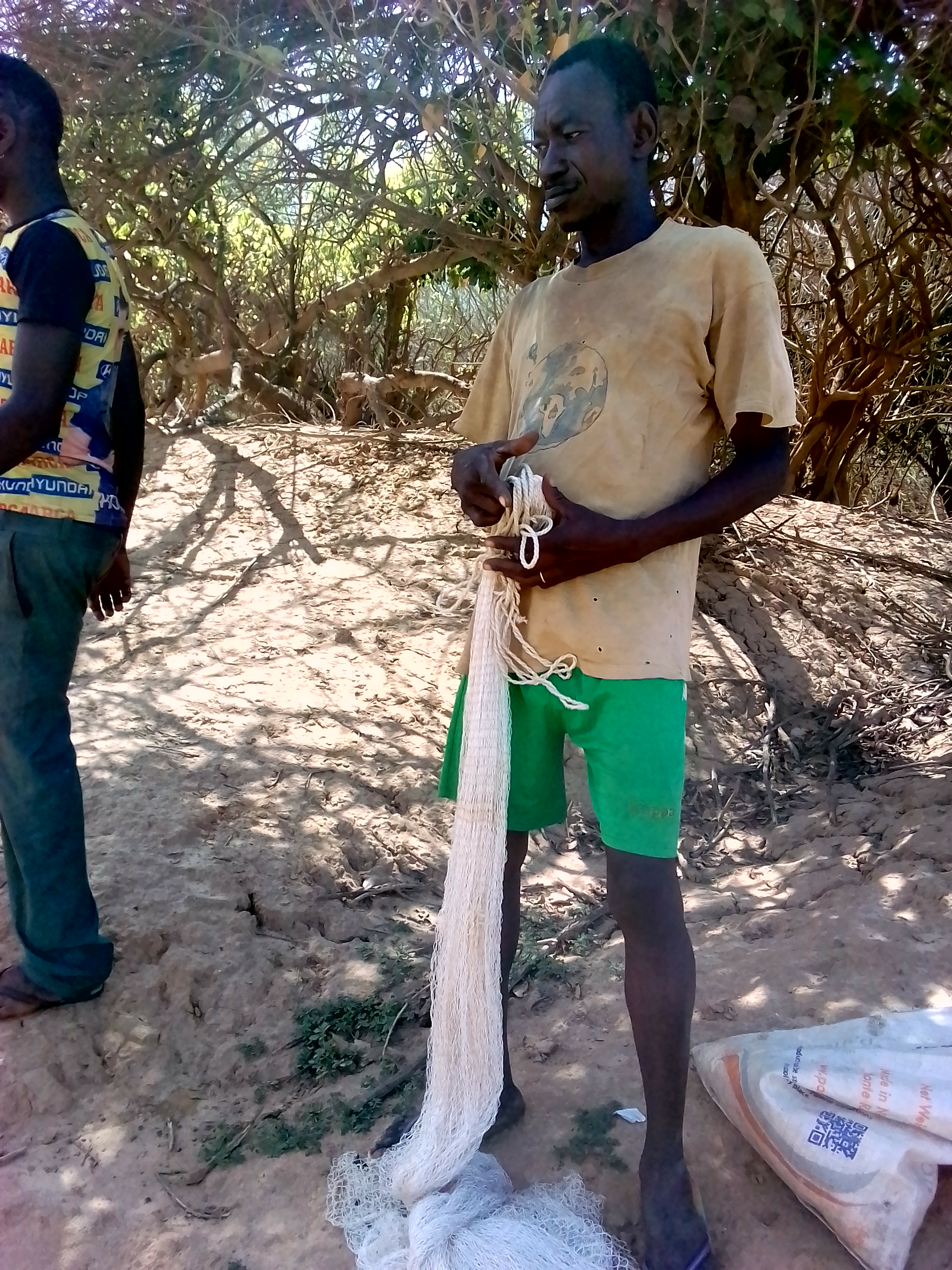 Photo 2: Engins de pêche utilisés dans le site Ramsar